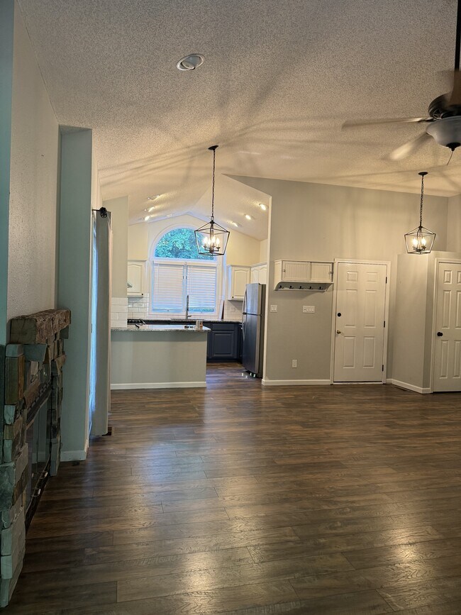 Building Photo - 310 Paoli Trce