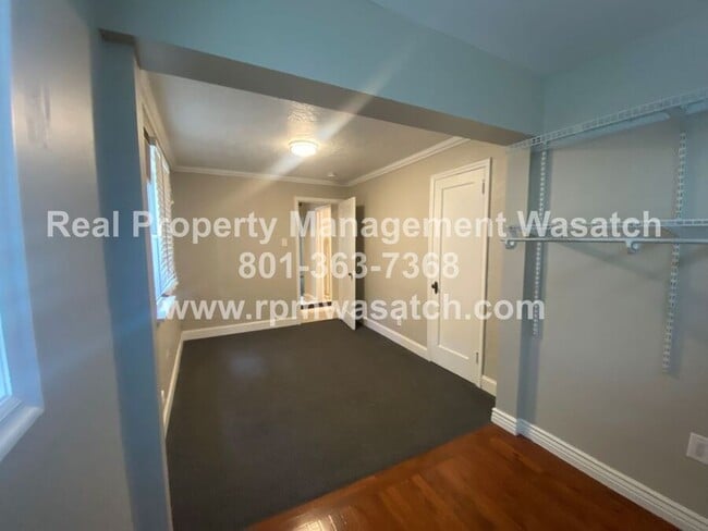 Building Photo - 763 Logan Ave S