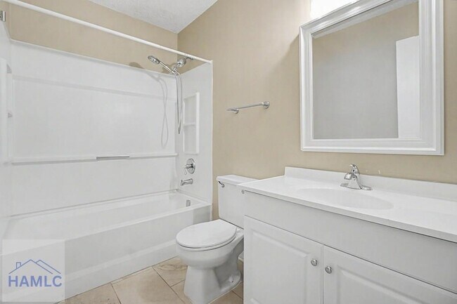 Building Photo - 1384 Forest Lake Dr