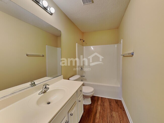 Building Photo - 1208 Scarlett Dr