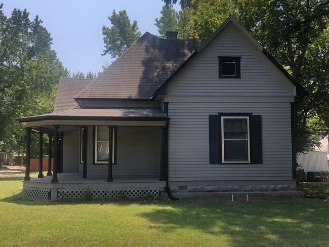Building Photo - Coming soon! 3 Bedroom 1.5 Bathroom home with a 2 car garage for rent in Winfield!