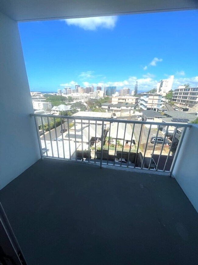 Building Photo - Recently Renovated 1 Bedroom in Honolulu