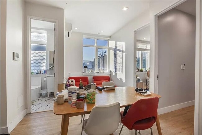 Building Photo - 1132 Broadway