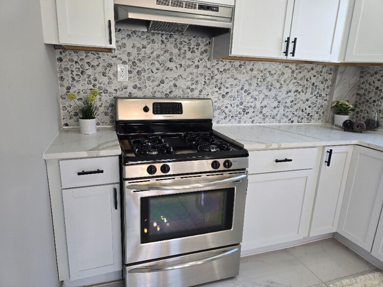 Building Photo - 20628 Alger St