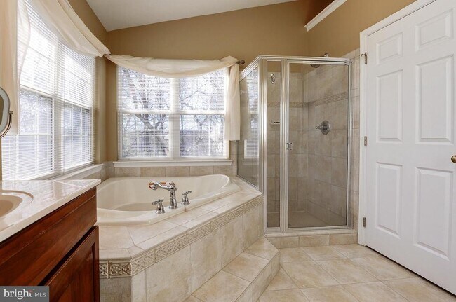 Building Photo - 43395 Briar Creek Terrace