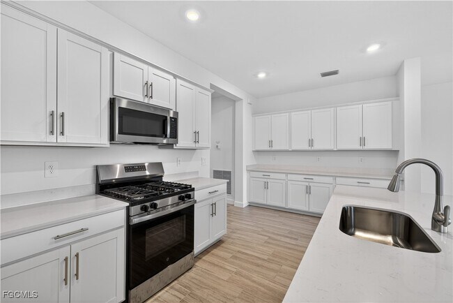 Building Photo - 15015 Bluewater Rd