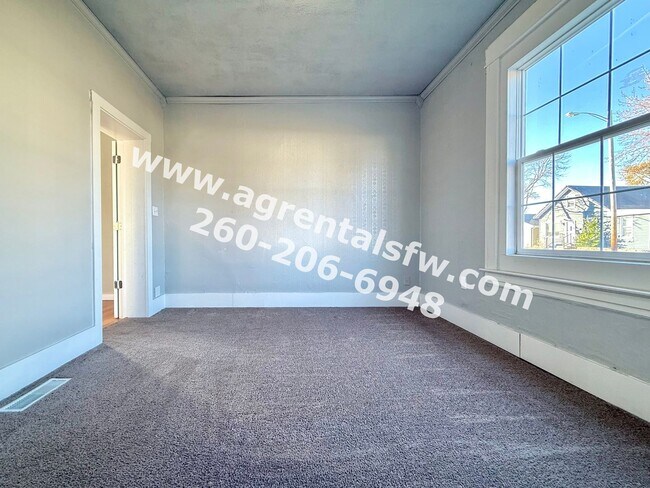 Building Photo - 1915 Ellen Ave