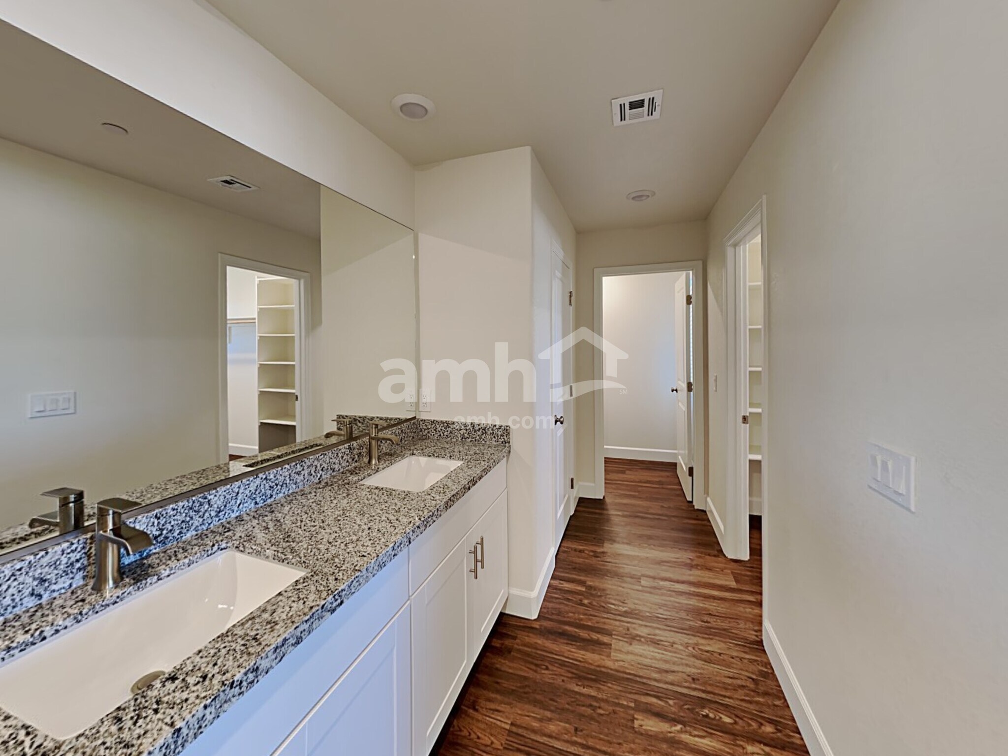 Building Photo - 1806 Viaggio Ave