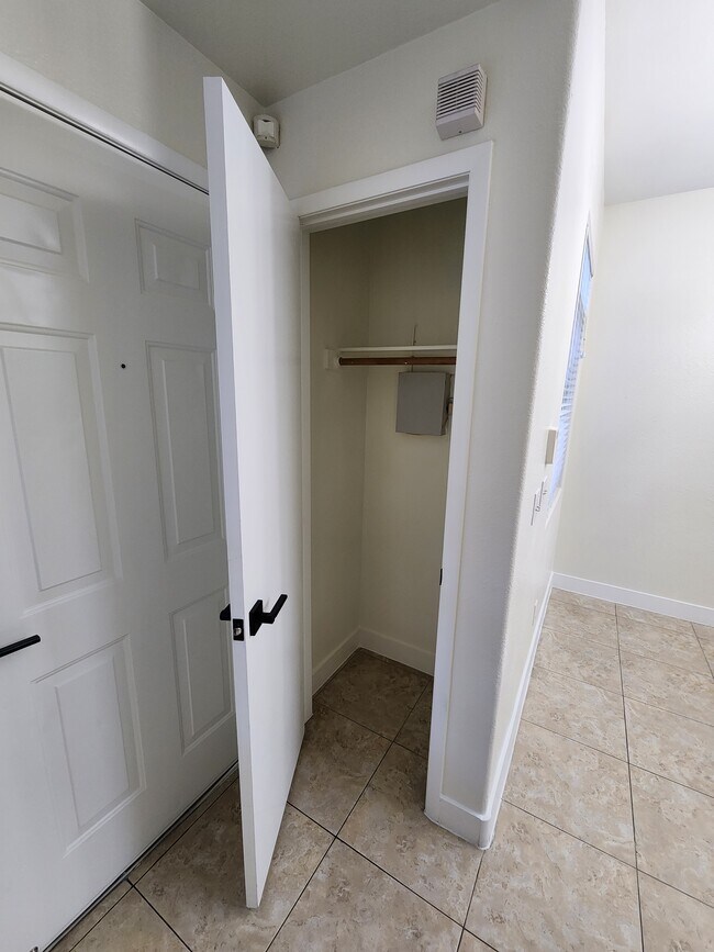 Guest Closet - 929 Dusty Creek St