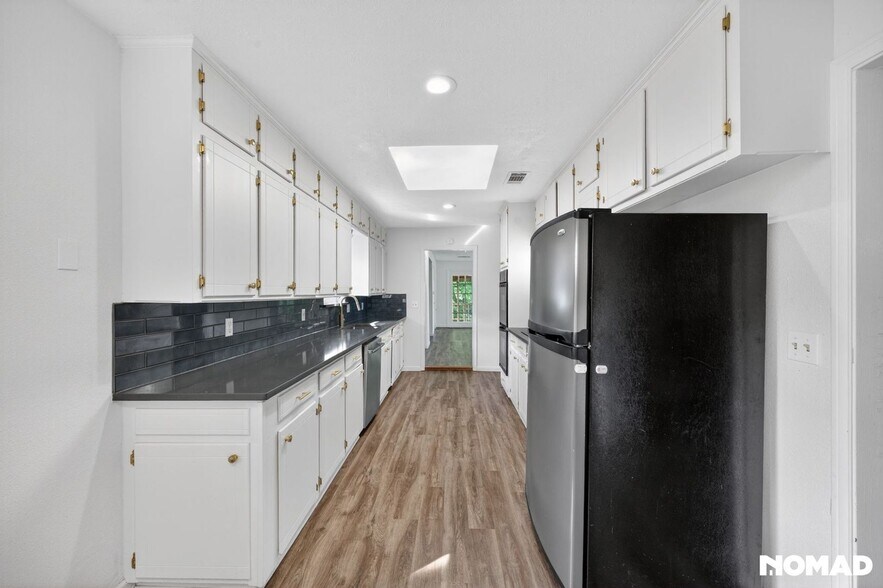 Building Photo - 2505 Briarwood Dr