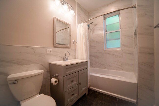 Building Photo - 2923 N Whipple St