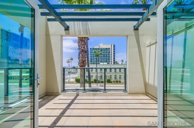 Building Photo - 1205 Pacific Hwy