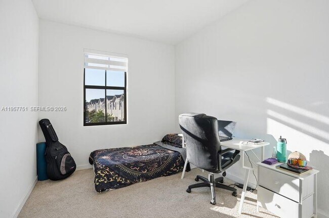 Building Photo - 816 NW 3rd Terrace