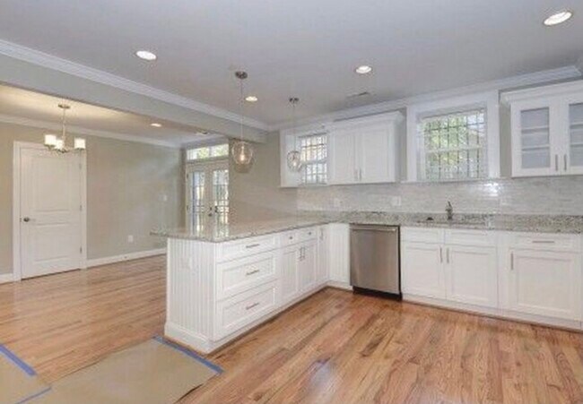 Kitchen - 5108 Bass Pl SE