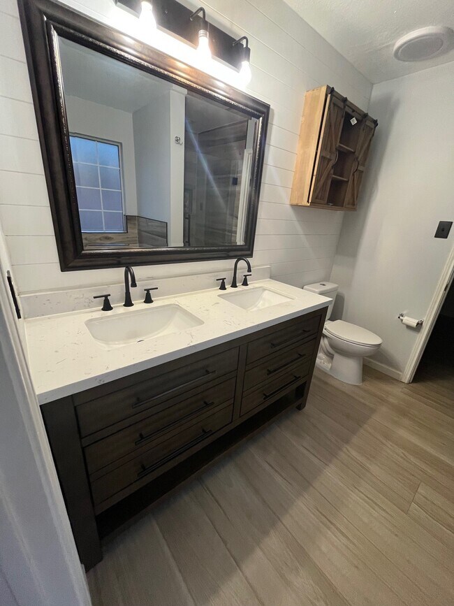 Building Photo - 21119 Brae Point Ct