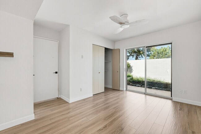 Building Photo - Less than 2 miles from Old Town Scottsdale!