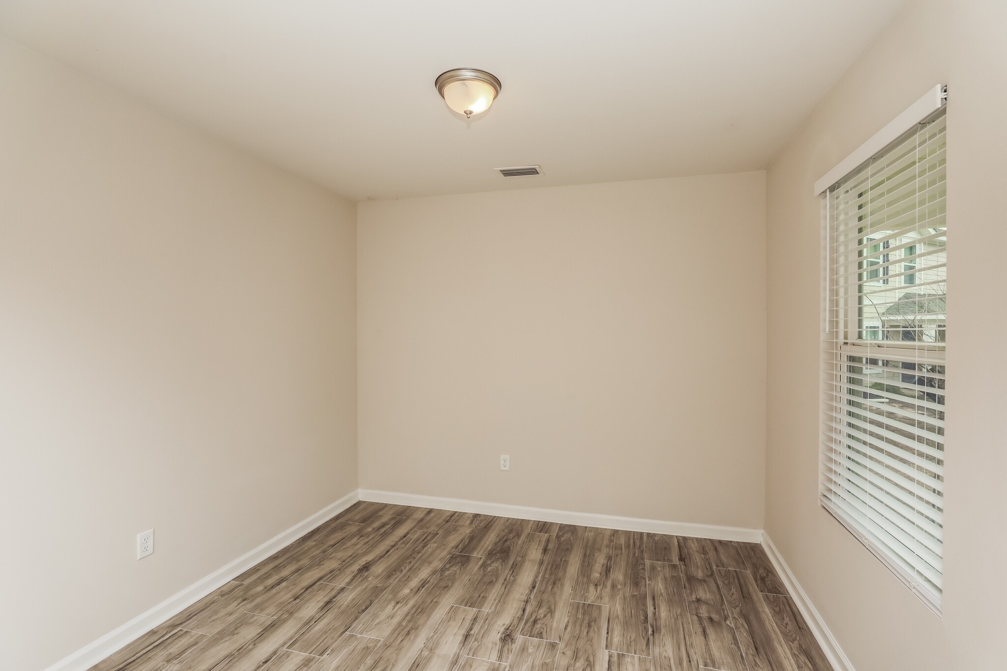 Building Photo - 6226 Travelers Rest Ct