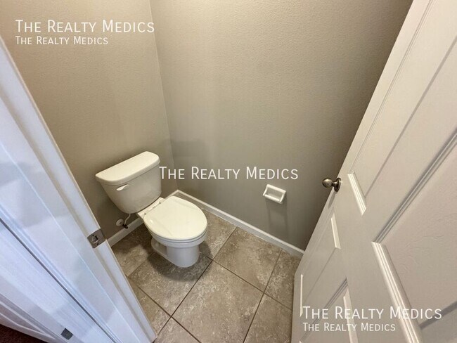 Building Photo - 1028 Salina St SE