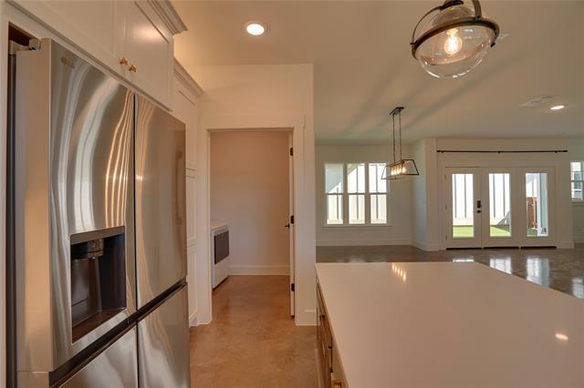 Building Photo - 302 Red Bird Ln