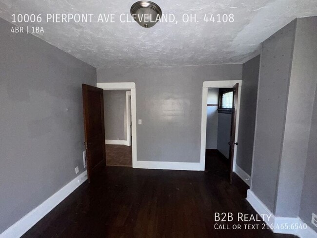 Building Photo - 10006 Pierpont Ave