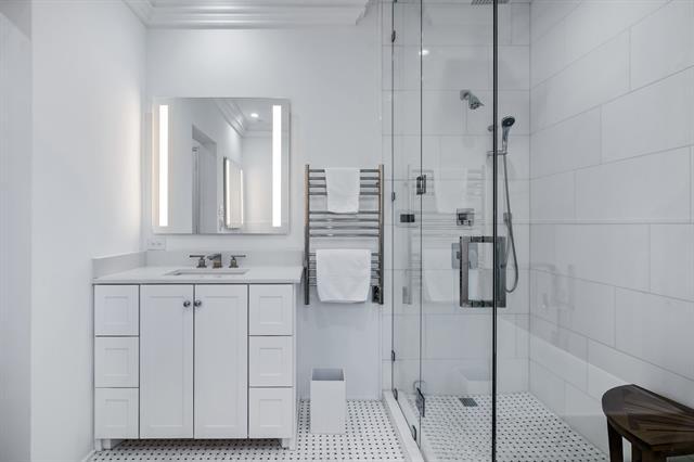 Building Photo - 1 Willow Wood Cir