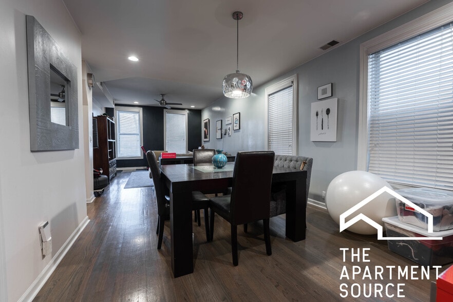 Building Photo - 2651 W Armitage Ave