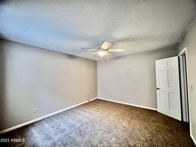 Building Photo - 7228 E Buena Terra Way