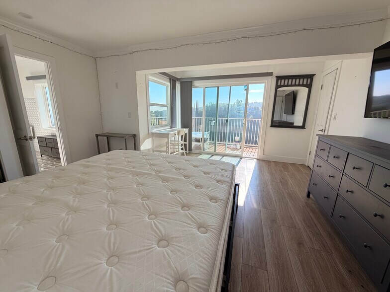 Building Photo - 3910 Cody Rd