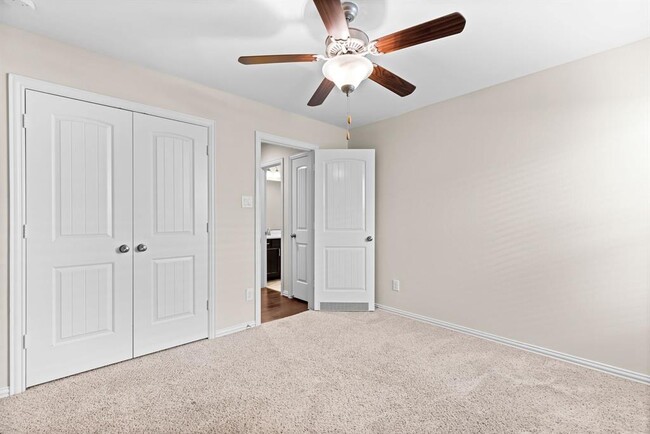 Building Photo - 15619 Windsor Bluff Dr