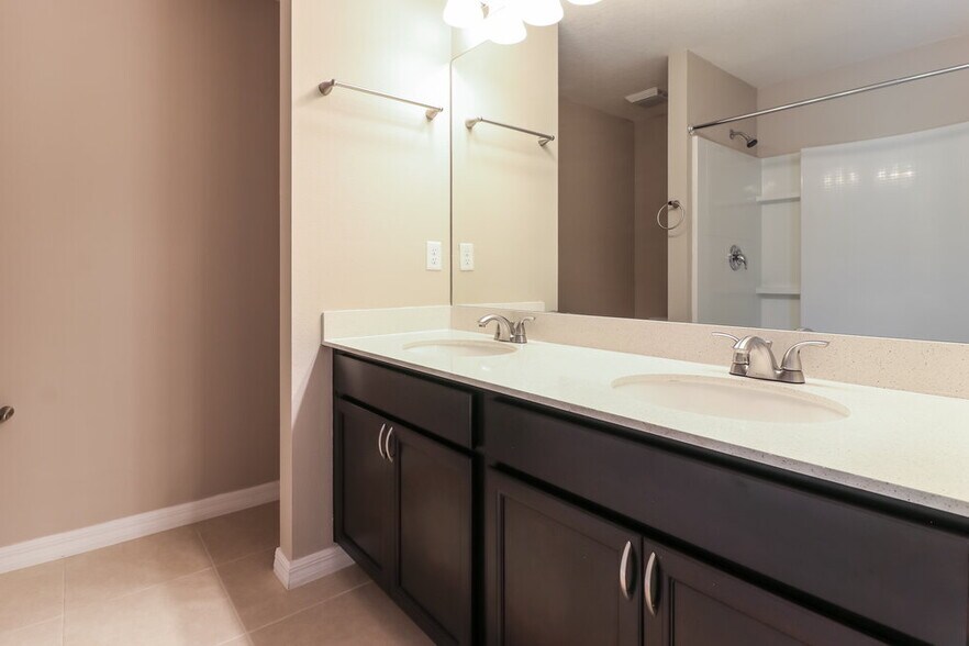 Building Photo - 6953 Redbay Dr