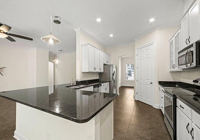 Building Photo - 79665 Plummer's Creek Dr