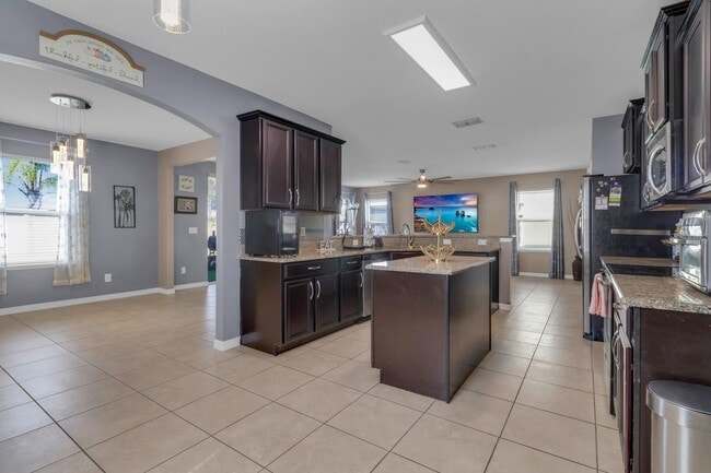 Building Photo - 1930 Kettle Creek Dr