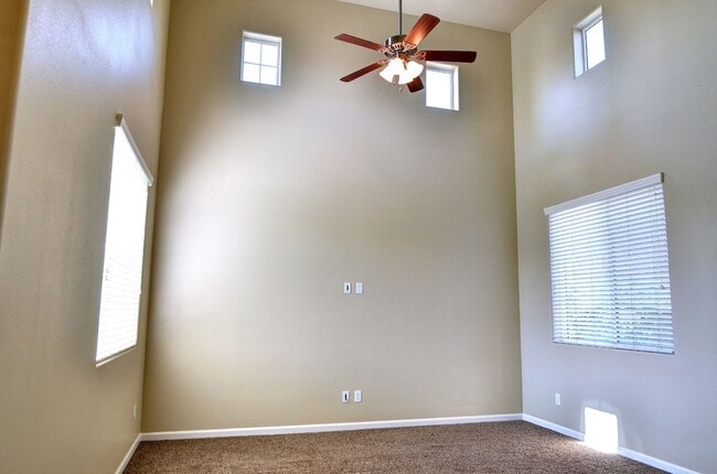 Building Photo - Fantastic Harlan Patio Home with Fenced Fr...