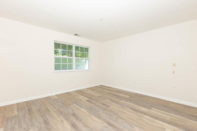 Building Photo - 105 Flurry Ln