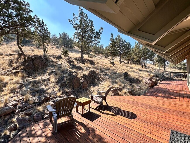 Building Photo - 10747 SW Mintken Ln