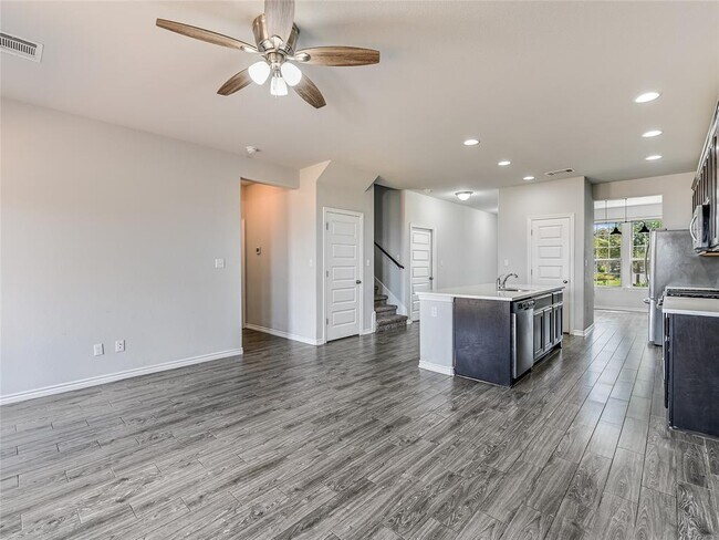 Building Photo - 120 Spanish Foal Trail