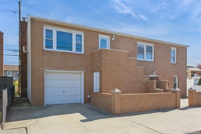 Building Photo - 250 New York Ave