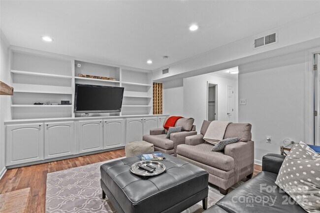 Building Photo - 2418 Ainsdale Rd