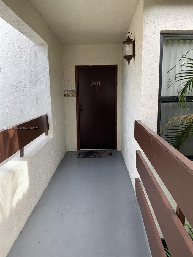 Building Photo - 9070 SW 125th Ave