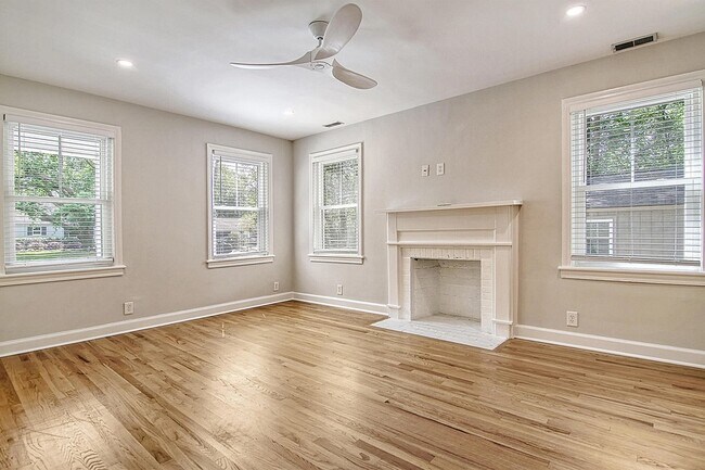 Building Photo - 1724 Pearlott St