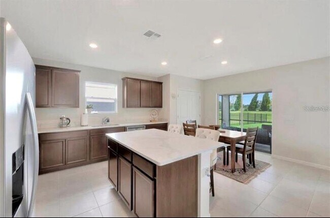 Building Photo - 9079 Royal River Cir