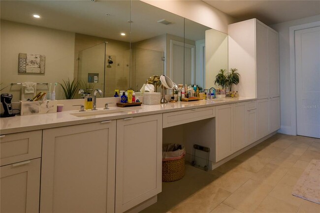 Building Photo - 2910 W Barcelona St