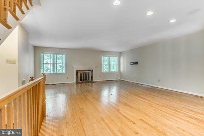 Building Photo - 1059 N George Mason Dr