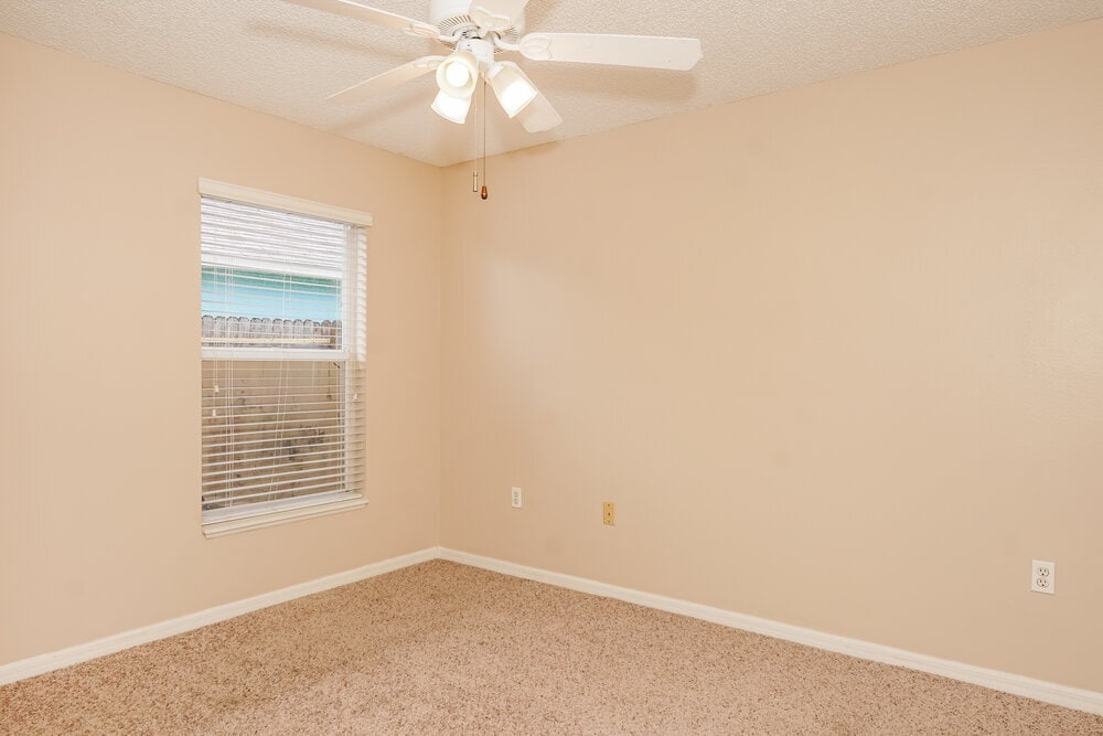 Building Photo - 331 Placid Lake Dr