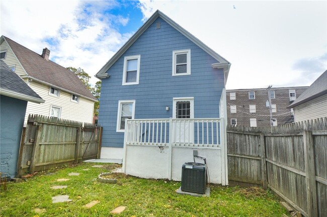 Building Photo - 144 Parce Ave