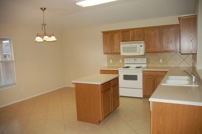 Building Photo - 222 Mossy Rock Dr