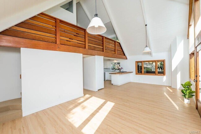 Building Photo - 21670 Encina Rd