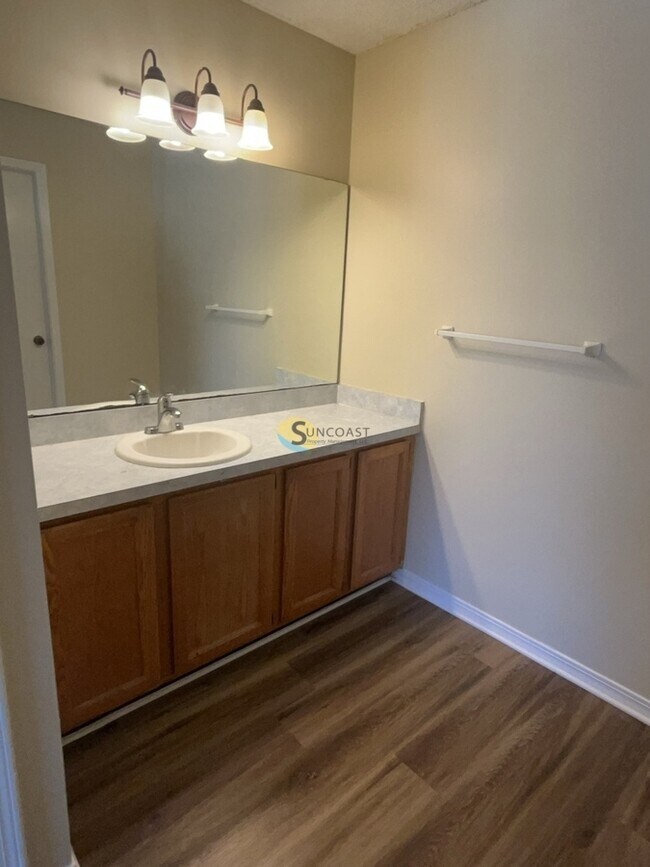 Building Photo - 8702 Bandera Cir S