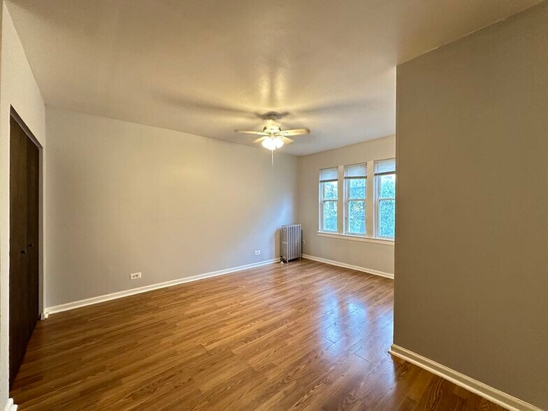 Building Photo - 5710 N Winthrop Ave