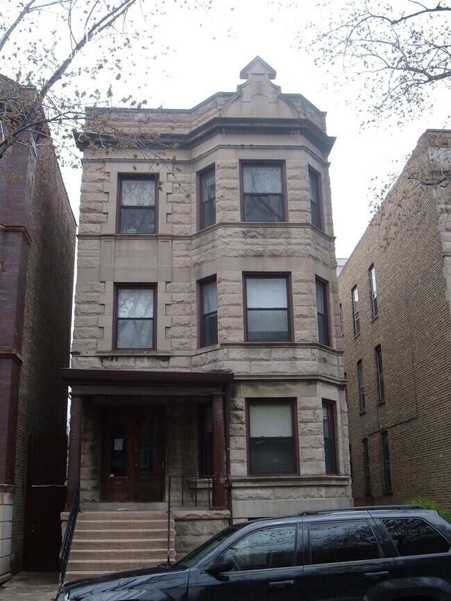 Building Photo - 836 W Bradley Pl